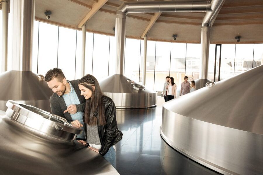 Salzburg: Stiegl Brewery Tour with Beer Tasting - Guide style, pace, and language options (German or English)