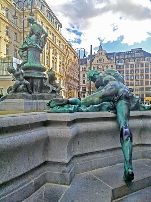Scandals, affaires & anecdotes in Vienna - The Outdoor Route and the Palais Coburg Finish