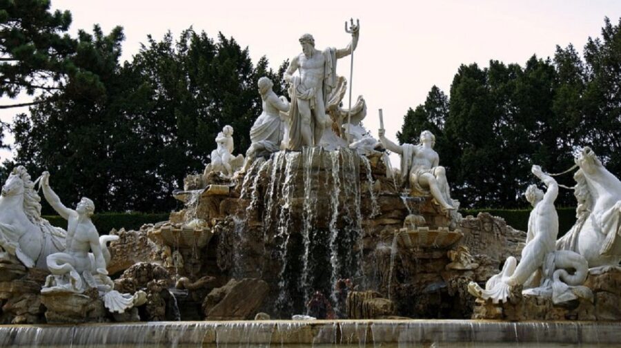 Schönbrunn Grand Tour : Private Skip-the-Line Walking Tour - The Biggest Hall and Grand Gallery: Balls, Receptions, and Banquets