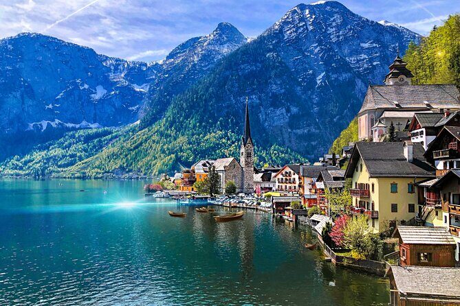 Self-Guided Private Tour of Hallstatt. Best photo-points, panoramic views, cafes - Getting oriented: start point, walking time, and app reality