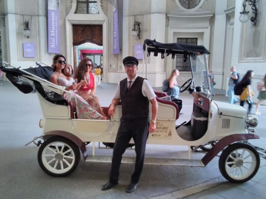 Sightseeing tour in electric vintage car (up to 5 people) - Imperial Hofburg and Volksgarten: the royal-to-park contrast