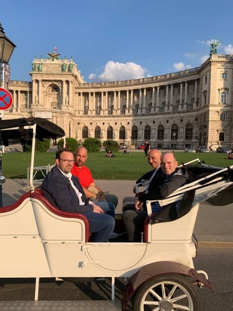 Sightseeing tour in electric vintage car (up to 5 people) - The route you cover in 40 to 90 minutes (Hofburg to St. Stephen’s)