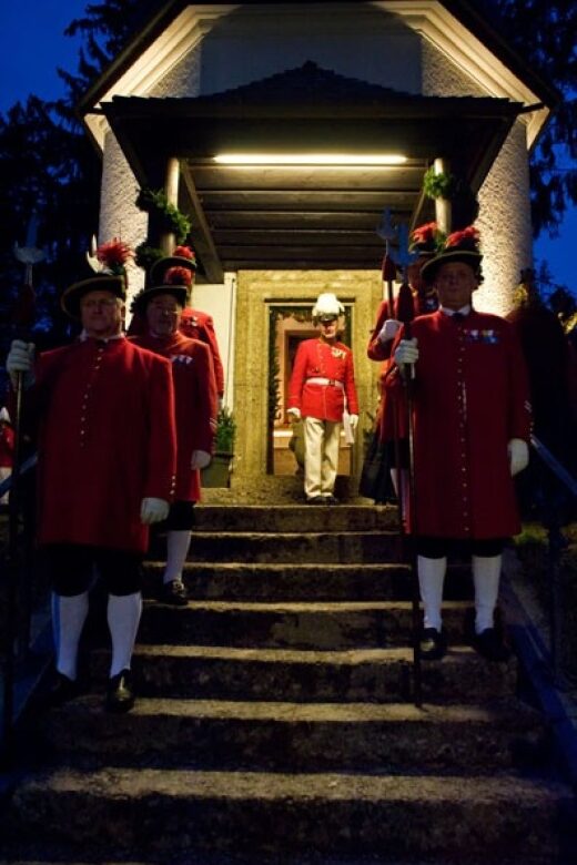 Silent Night Oberndorf Christmas Eve Tour from Salzburg - Price and what $88 buys you on a 4-hour Christmas Eve