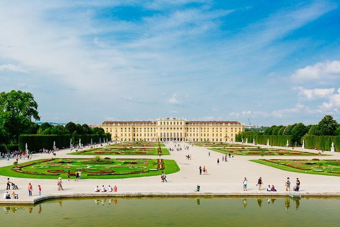 Skip-the-Line Schonbrunn Palace Guided Tour and Vienna Historical City Tour - Gardens and a café moment: how to use the free time well