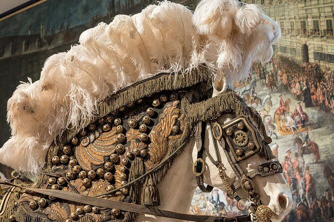 Skip the Line:Imperial Carriage Museum by Schönbrunn Kaiserliche Wagenburg Wien - When to go: timing matters inside tight corridors