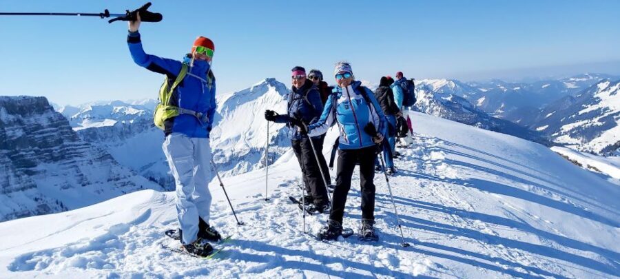 Snowshoe tour Ifen/Gottesacker Allgäu Kleinwalsertal - Getting Set Up: Snow-Company-Skiservice and Your Snowshoe Kit