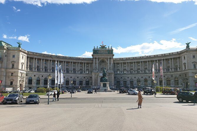 The best of Vienna on foot - Stop 2: Austrian National Library baroque building and Habsburg book culture