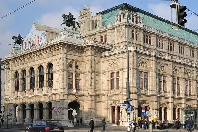 The Heart of Vienna: A Self-Guided Audio Tour - Route basics: 1 km, about an hour, and a finish at Stephansdom