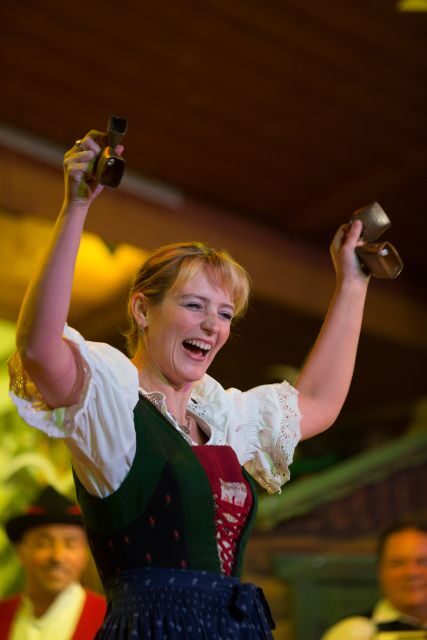 Tyrolean Evenings Family Gundolf in Innsbruck - The Crowd Moment at the End (And Why It Can Mean More Than You Think)