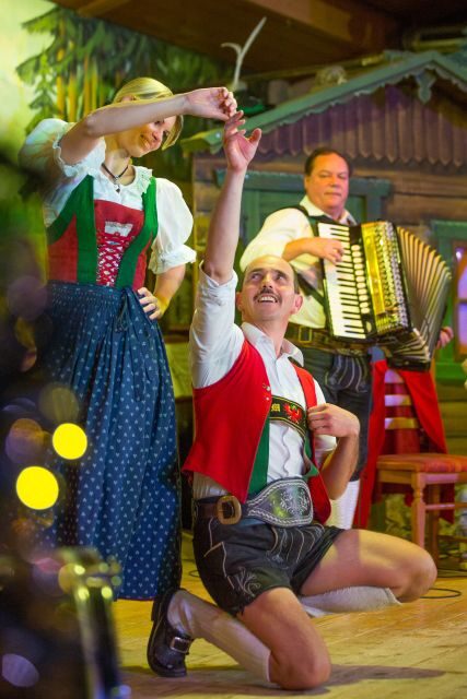 Tyrolean Evenings Family Gundolf in Innsbruck - Getting the Most Out of Your Seats and Timing