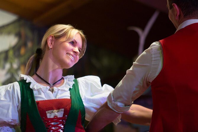 Tyrolean Folk Show Ticket in Innsbruck - The musicians: more than one kind of sound on stage