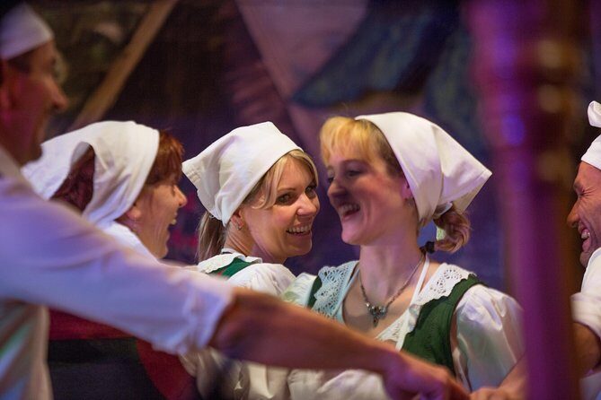 Tyrolean Folk Show Ticket in Innsbruck - The optional 3-course Austrian dinner: what you actually get