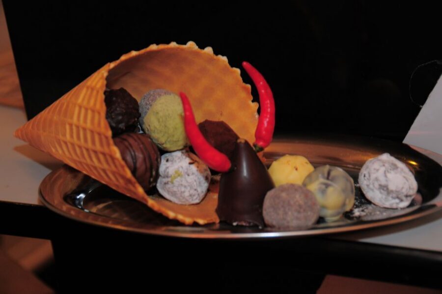 Vienna: 2.5-Hour Viennese Coffee, Cake, and Chocolate Tour - Oblaten and Viennese Wafer Cookies: The Crunch-to-Melt Moment