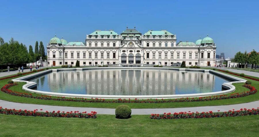 Vienna 3, 4 or 5-Attraction Pass: Schönbrunn, Belvedere, Bus - Schönbrunn Palace Grand Tour: 40 rooms and a real time commitment