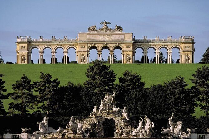 Vienna: 3-Hour Private Walking tour - Meeting at Stephansplatz: the easiest starting line