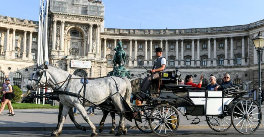 Vienna: 30-Minute Fiaker Ride in the Old Town - Key Things You’ll Notice on This Fiaker Ride