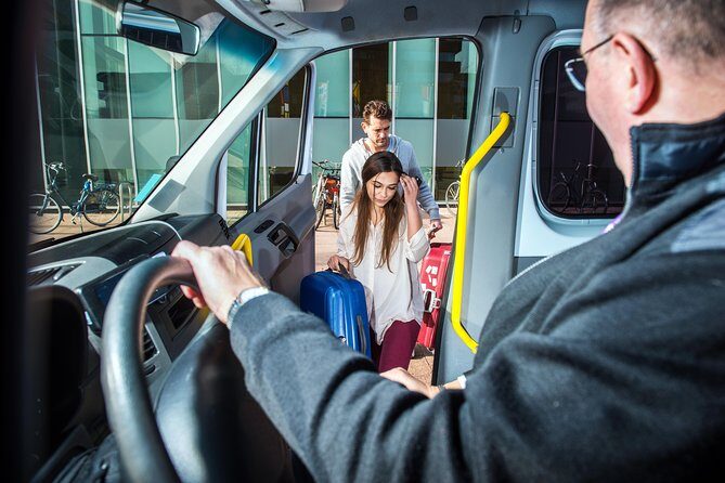 Vienna Airport private ROUND-TRIP Transfer - What This Vienna Airport Transfer Does Well