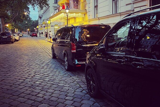 Vienna Airport Transfers From Vienna City With Private Driver - Arriving at Vienna Airport: Drop-Off Done the Right Way