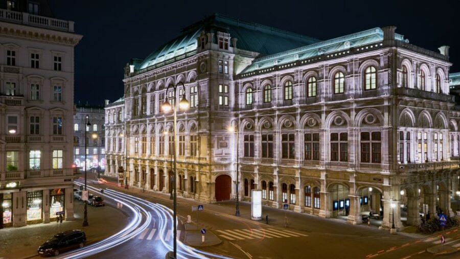 Vienna: Big Bus Evening Sightseeing Bus Tour with Live Guide - From the Vienna State Opera area onto the Ringstraße