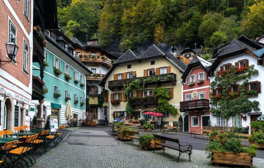 Vienna/Bratislava: Day Trip to Hallstatt & Salzburg - The Optional Traunkirchen Pause (When Daylight Allows)