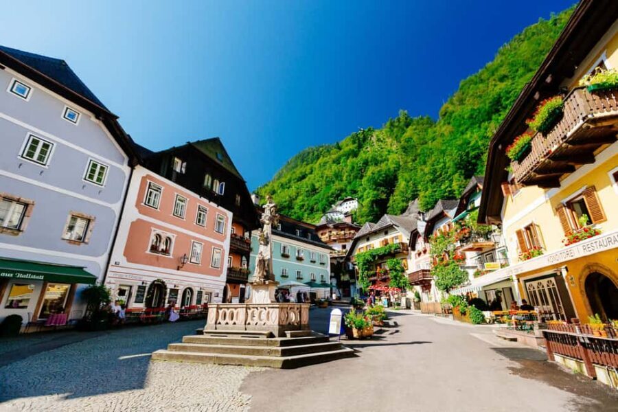 Vienna/Bratislava: Traunkirchen, Hallstatt & Salzburg Tour - A premium van day trip from Vienna or Bratislava