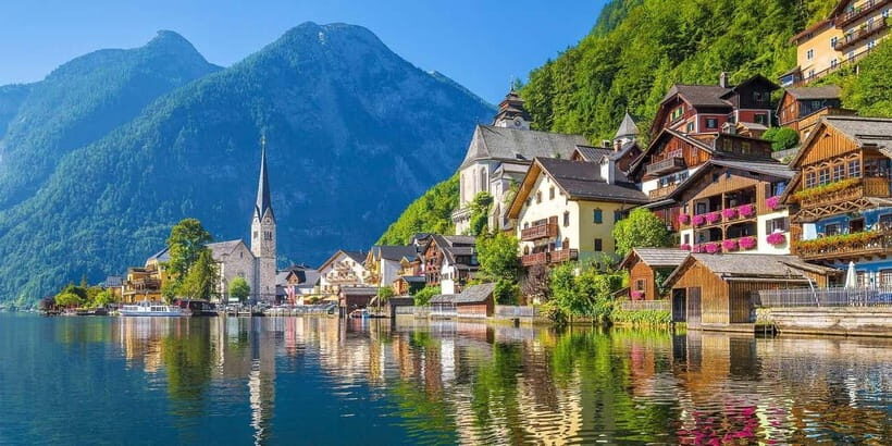 Vienna/Bratislava: Traunkirchen, Hallstatt & Salzburg Tour - Hallstatt in about two hours: how to make the most of the time