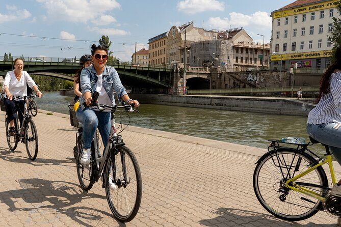 Vienna by bike in small groups max 12pax - Why small-group bike tours work in Vienna