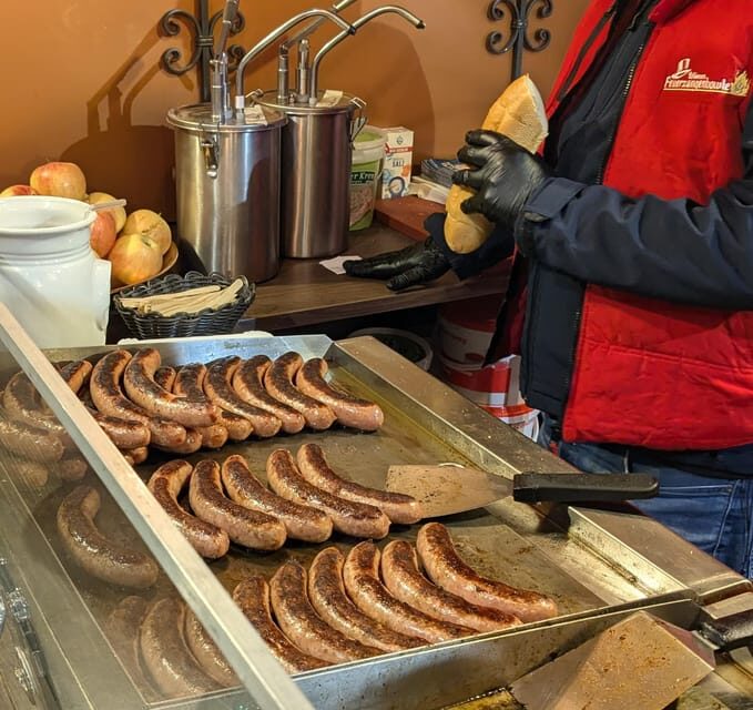 Vienna: Christmas Market Food and Drinks Tour - Christmas Markets in Vienna, but with breathing room