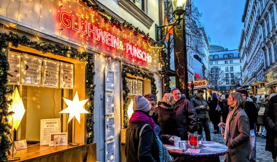Vienna: Christmas Market Food and Drinks Tour - The route that ties it all together: Am Hof to the 7th district and back