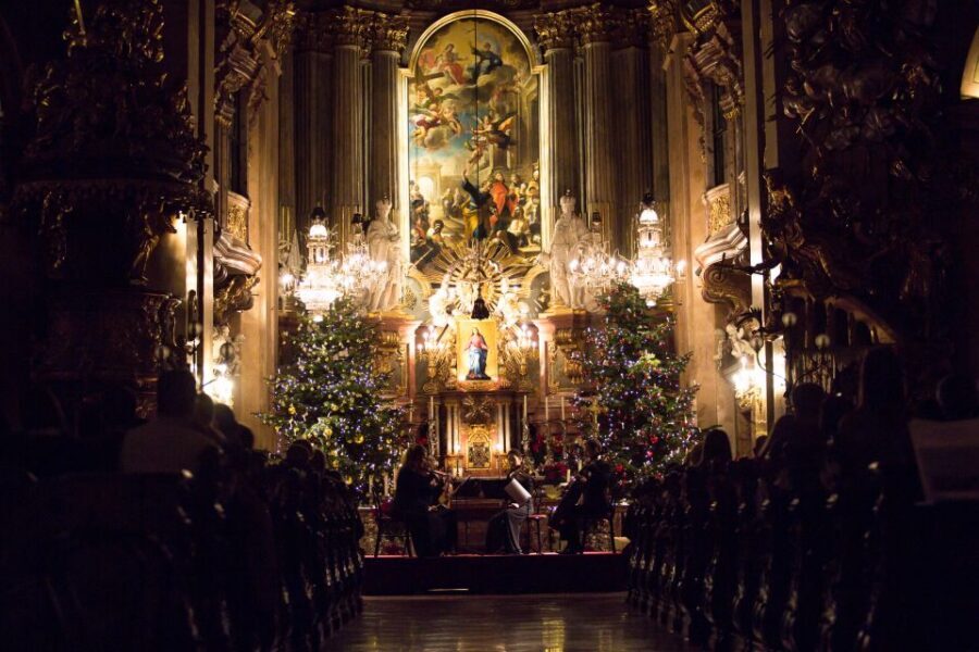 Vienna: Christmas & New Year's Concert in St. Peter's Church - Coat check and what you should bring (and not bring)