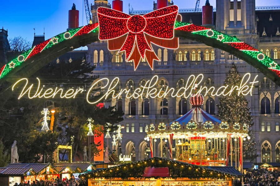 Vienna: Christmas Photoshoot with a Pro Photographer - Key things to love about this Vienna Christmas photoshoot
