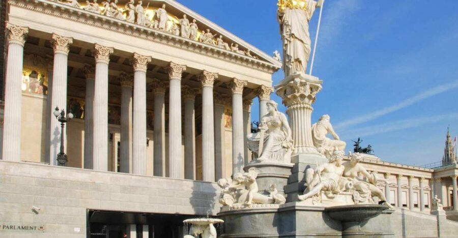 Vienna: City Center Guided Walking Tour - Meeting on Maria-Theresien-Platz: easy start, clear direction