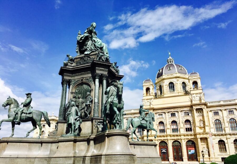 Vienna: City Center Guided Walking Tour - Lobkowitz Palace and Beethoven’s Eroica: the sidewalk history moment
