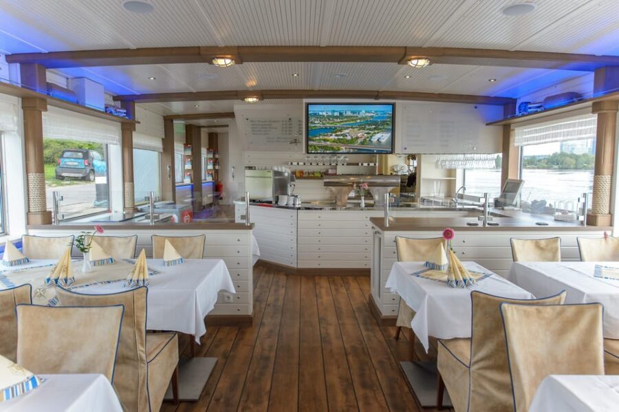 Vienna: City Cruise - Apple Strudel and a Warm Drink: A Ticket Value You’ll Feel