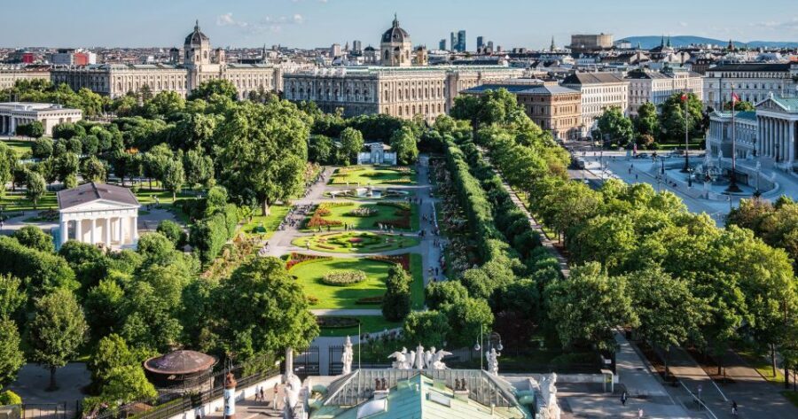 Vienna: City Highlights Guided Bike Tour - Guides are the real product here