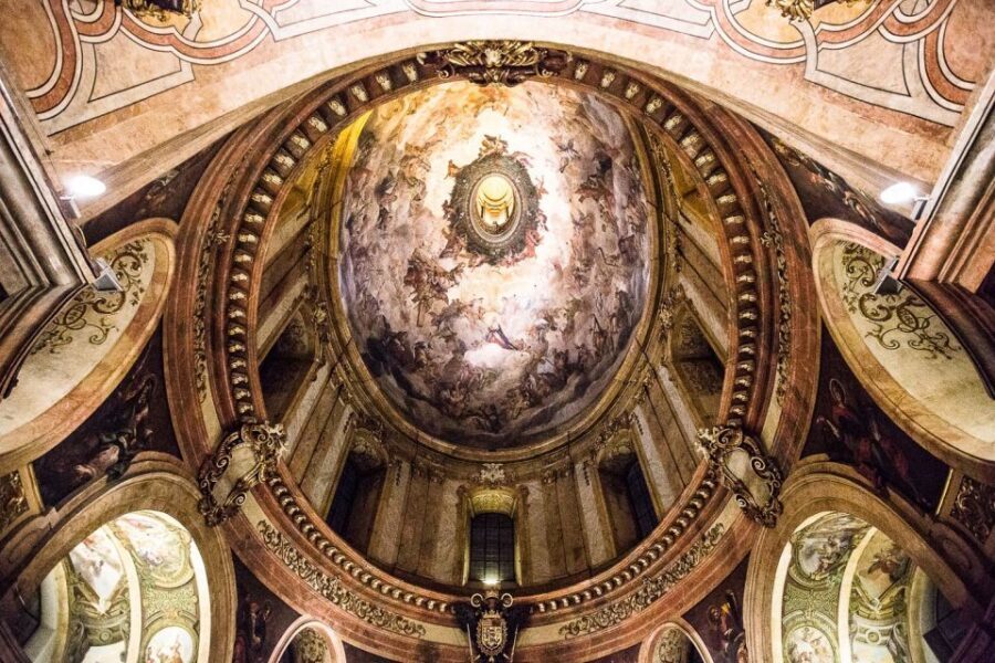 Vienna: Classic Ensemble Vienna in St. Peter's Church Ticket - The Vaults and Acoustics: Why This Venue Works So Well