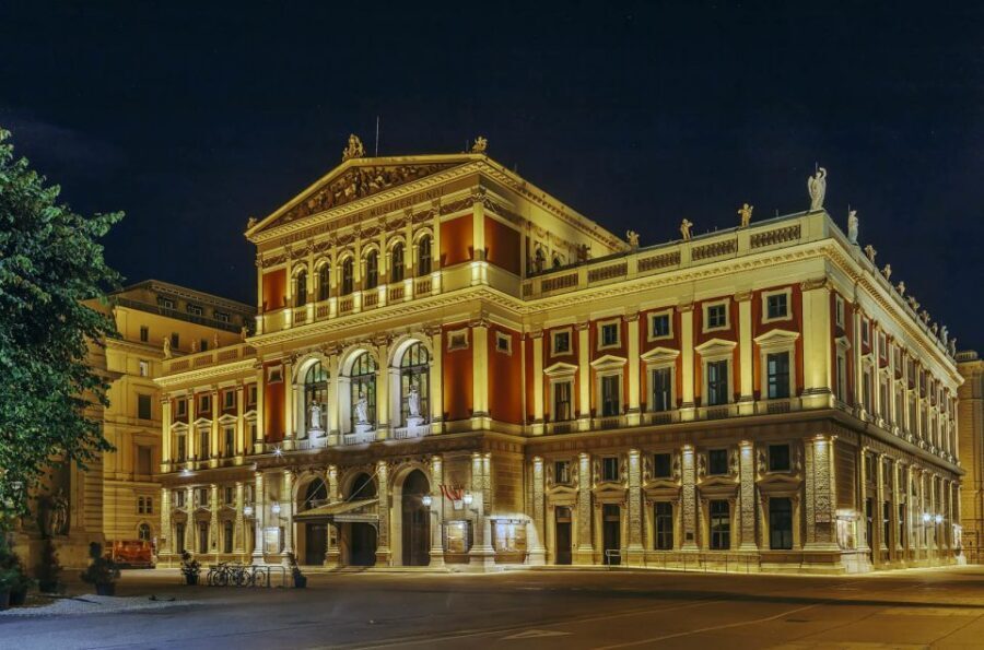 Vienna: Classical Concert in the World-Famous Musikverein - What to wear and bring: cash, coats, and the real timing