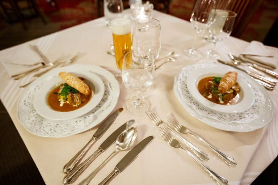 Vienna: Culinary Experience at Restaurant Stefanie - Your 2-hour flow: what happens from seating to coffee