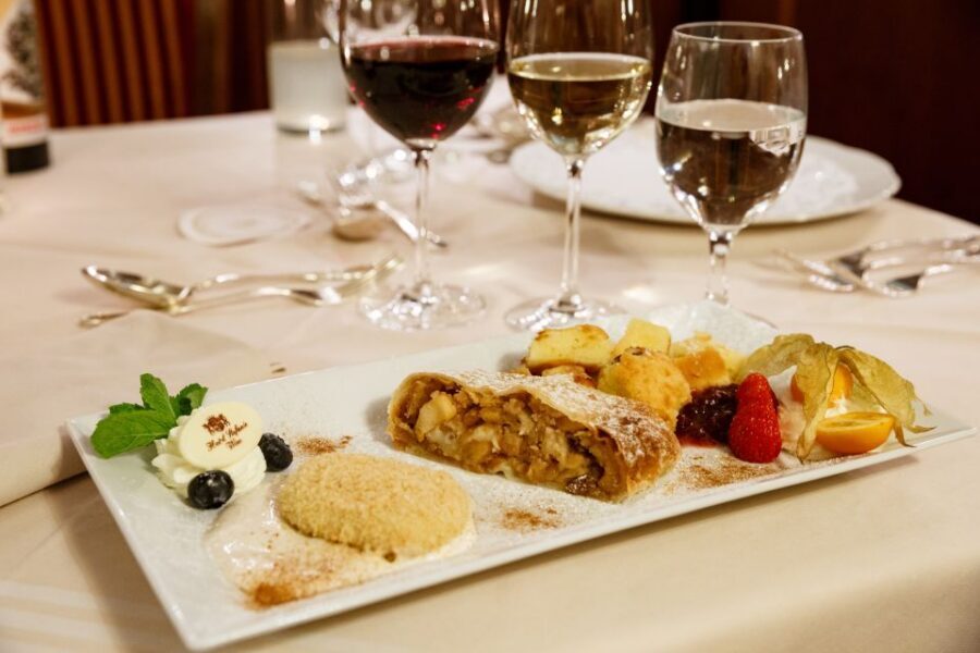 Vienna: Culinary Experience at Restaurant Stefanie - Drinks and service: how it feels when everything’s handled