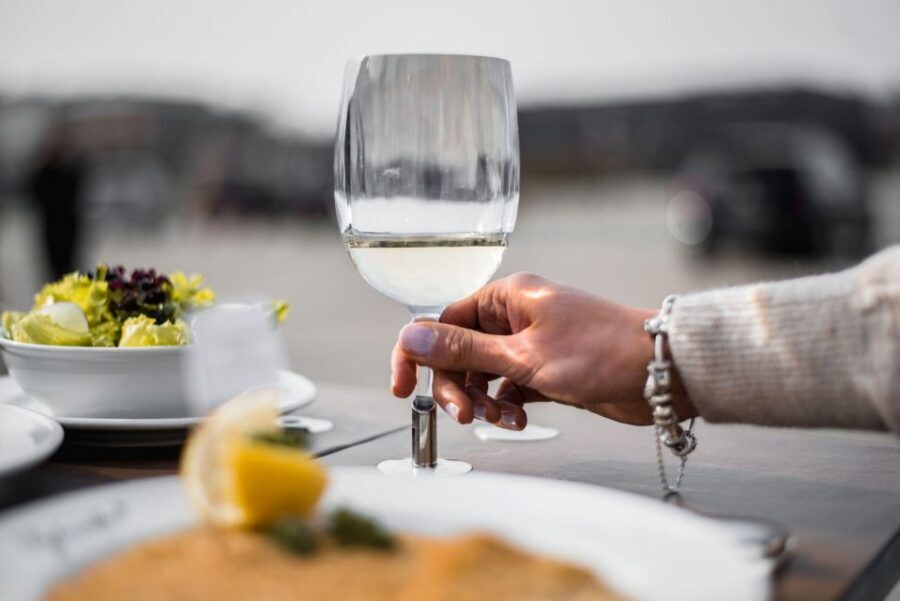 Vienna: Culinary Sightseeing Tour in an Electric Vintage Car - Key highlights worth caring about