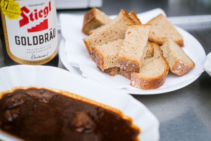 Vienna Food Tour: Dishes, Wine, Street Food & Culture - Guides and the Vienna vibe: banter, owners, and small-group energy