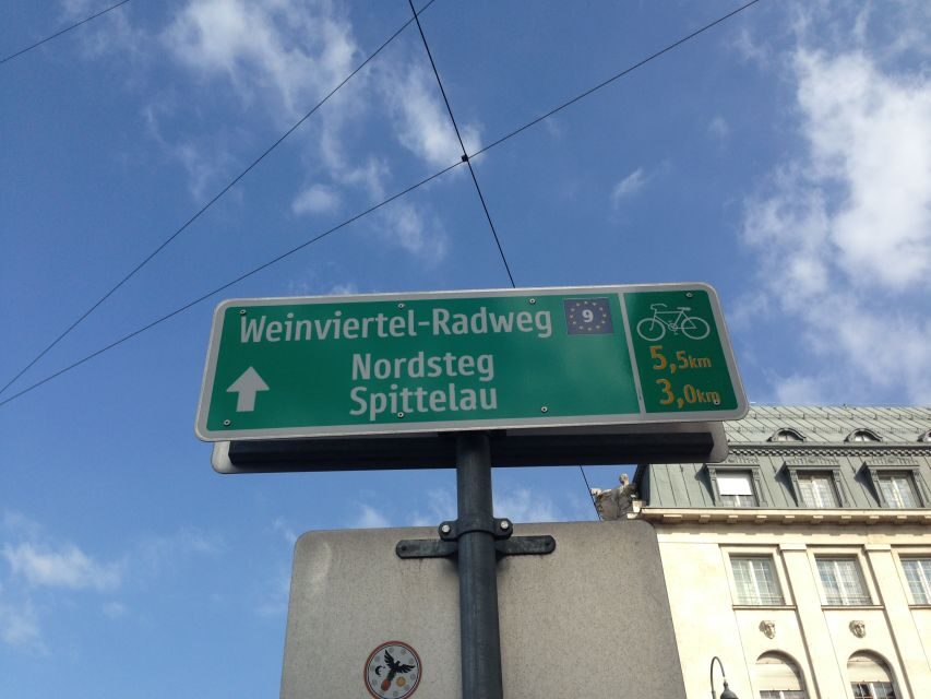 Vienna: Guided E-Bike Tour - How the 90-minute timing actually feels (75 minutes of guiding)