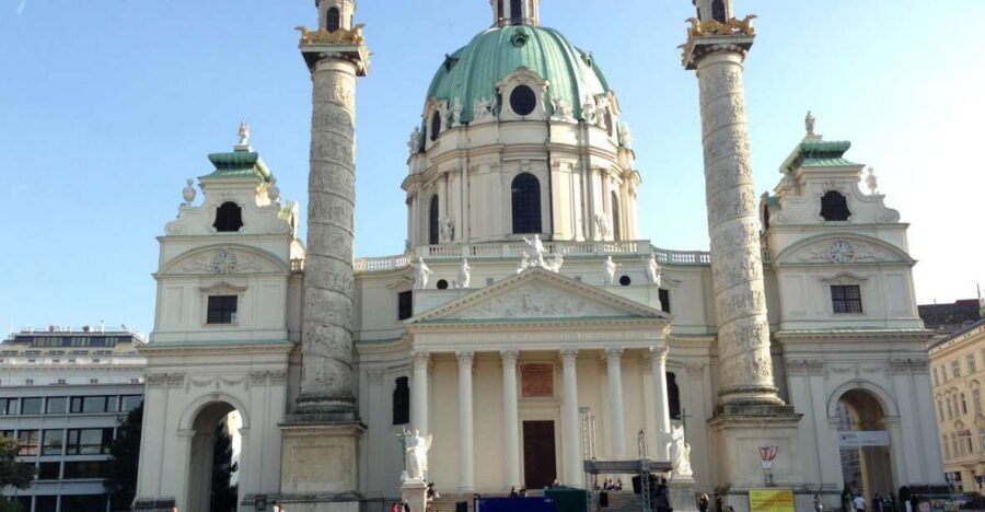 Vienna: Guided E-Bike Tour - Meeting at Franz-Josefs-Kai 45: getting oriented fast