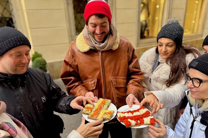 Vienna Guided Food Tour with 8 Food Tastings & A Secret Dish - Kohlmarkt Wurstlestand Magic: Käserkrainer and Street-Food Confidence