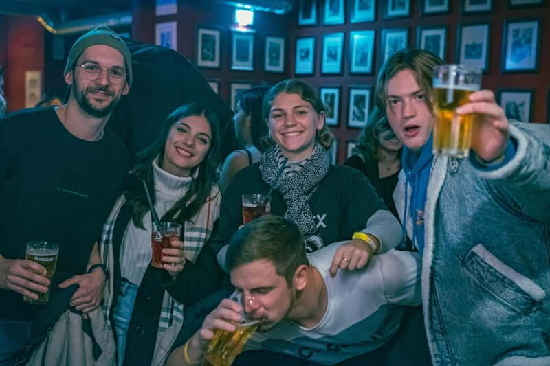 Vienna: Guided Pub Crawl with Club Entry - Magazine Bar / Stehachterl: Cocktail-Stop Energy Before the Club Shift