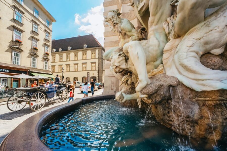 Vienna: Guided Walking Tour of City Center Highlights - Key things I’d bet you’ll notice on this tour