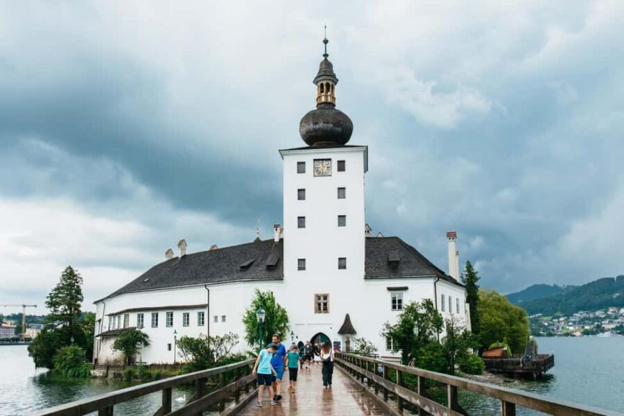 Vienna: Hallstatt Day Trip with Boat Ride Option - Where the bus seats give you an edge