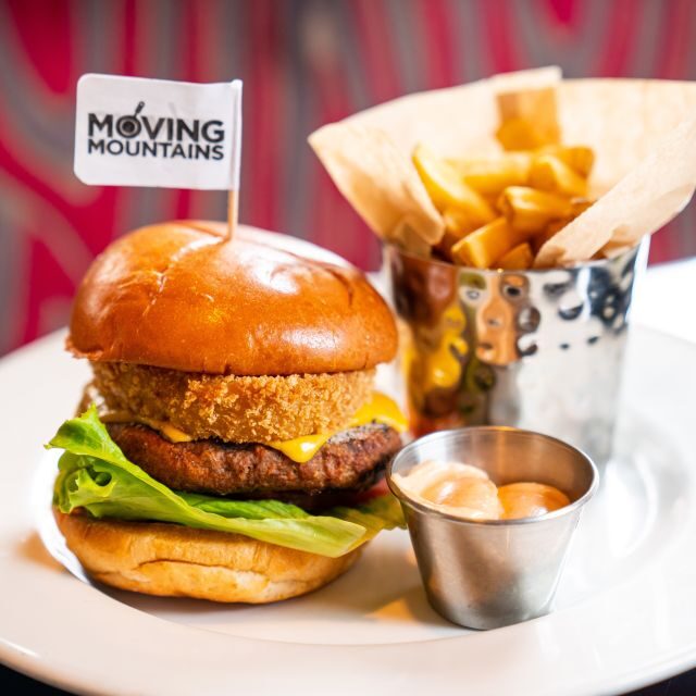 Vienna: Hard Rock Cafe with Set Menu for Lunch or Dinner - Acoustic Menu vs Electric Menu: your choice of courses and classics