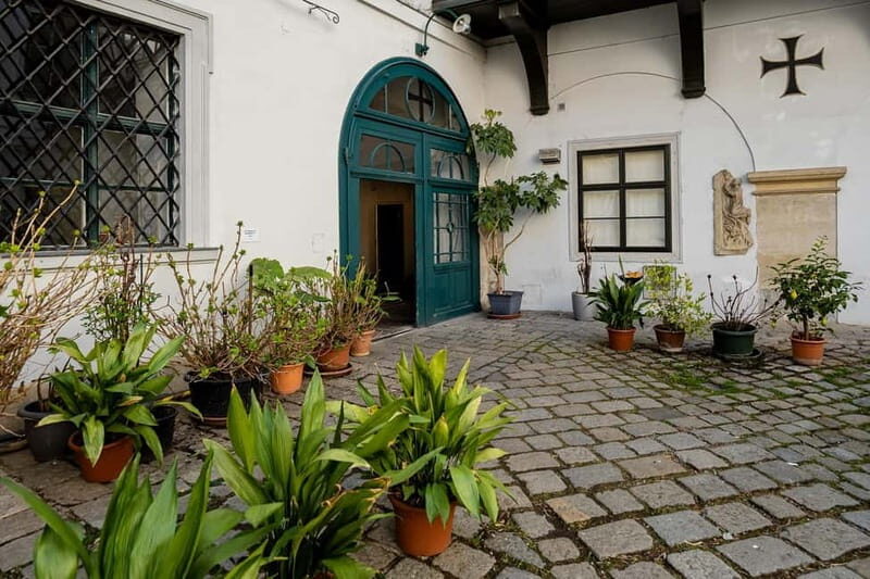 Vienna: Hidden courtyards Guided walking tour - How Vienna’s Courtyards Take You Off the Street