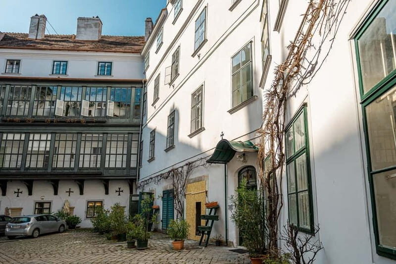 Vienna: Hidden courtyards Guided walking tour - Stories You’ll Hear: From Ancient Crusaders to Modern Artists